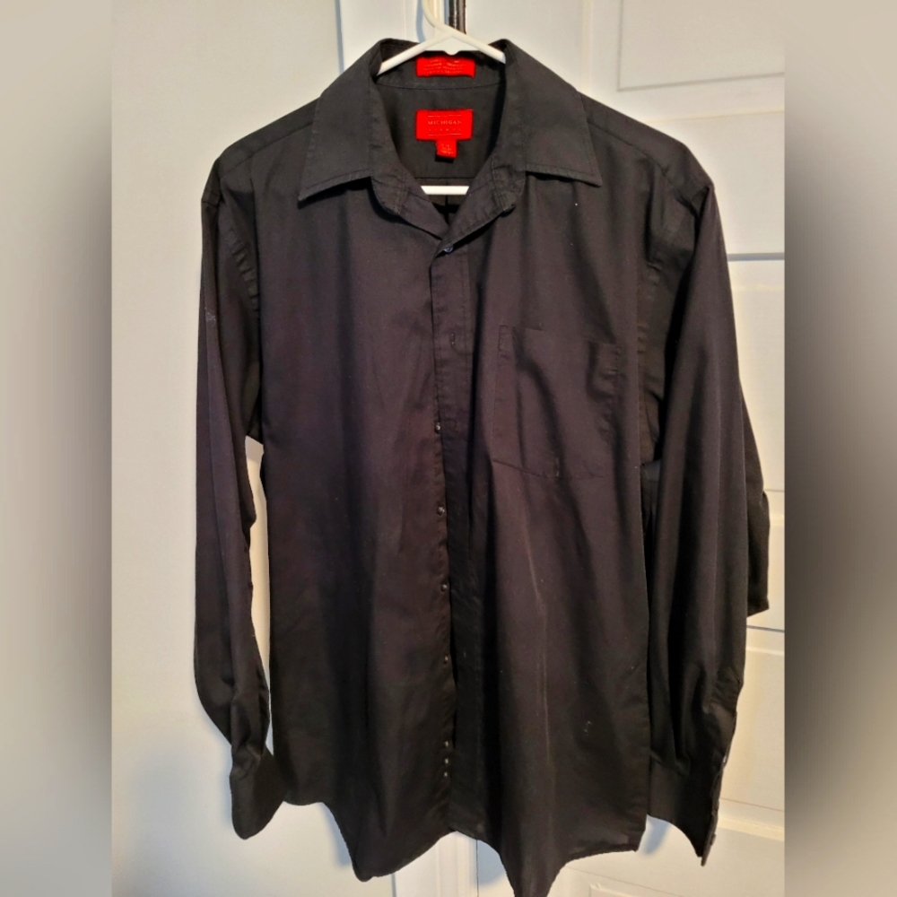 Michigan Avenue black long sleeve button up